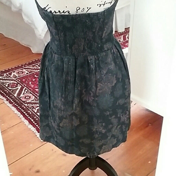 Dress - Picture 3 of 6